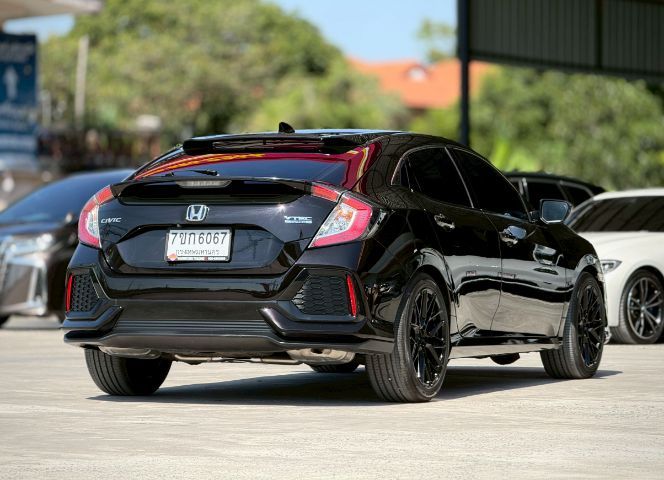 Honda Civic 2017.0 มือสอง เบนซิน ไมล์  เช็กศูนย์ทุกระยะ ฟรีดาวน์ - Image 4