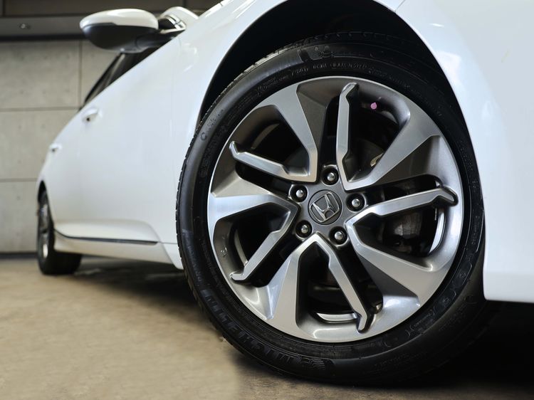 Honda Accord 2021.0 มือสอง เบนซิน ไมล์ เครดิตดีออกรถ 0 บาท ราคาถูก - Image 4